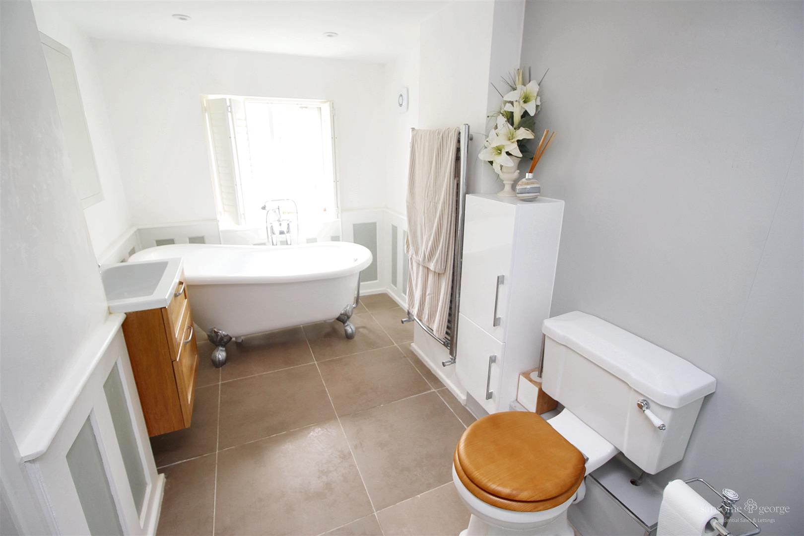 Kentwood Hill, Tilehurst, Reading